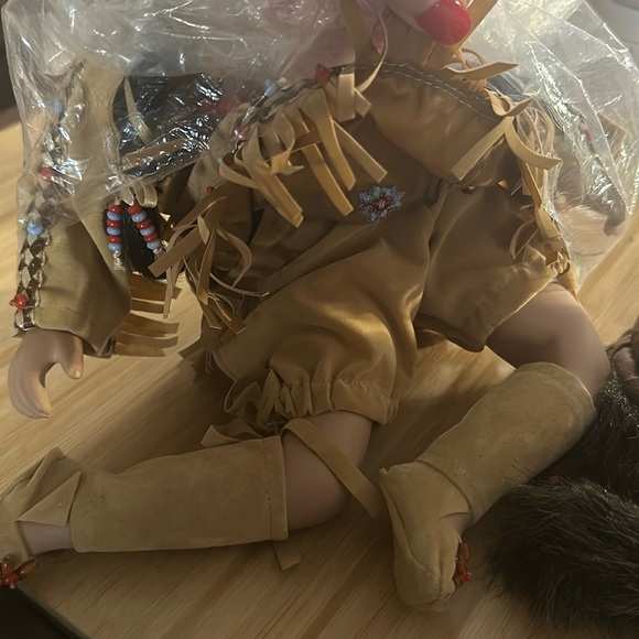 Native American Indian Porcelain Doll Collectible - Picture 10 of 14